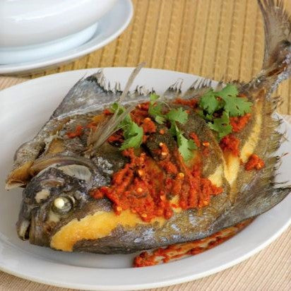 Black Pomfret 黑鲳 (Whole Fish)