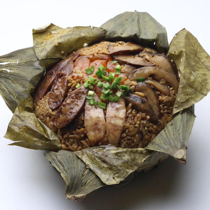 Lotus Leaf Cured Meat Rice 荷叶腊味饭 4pax